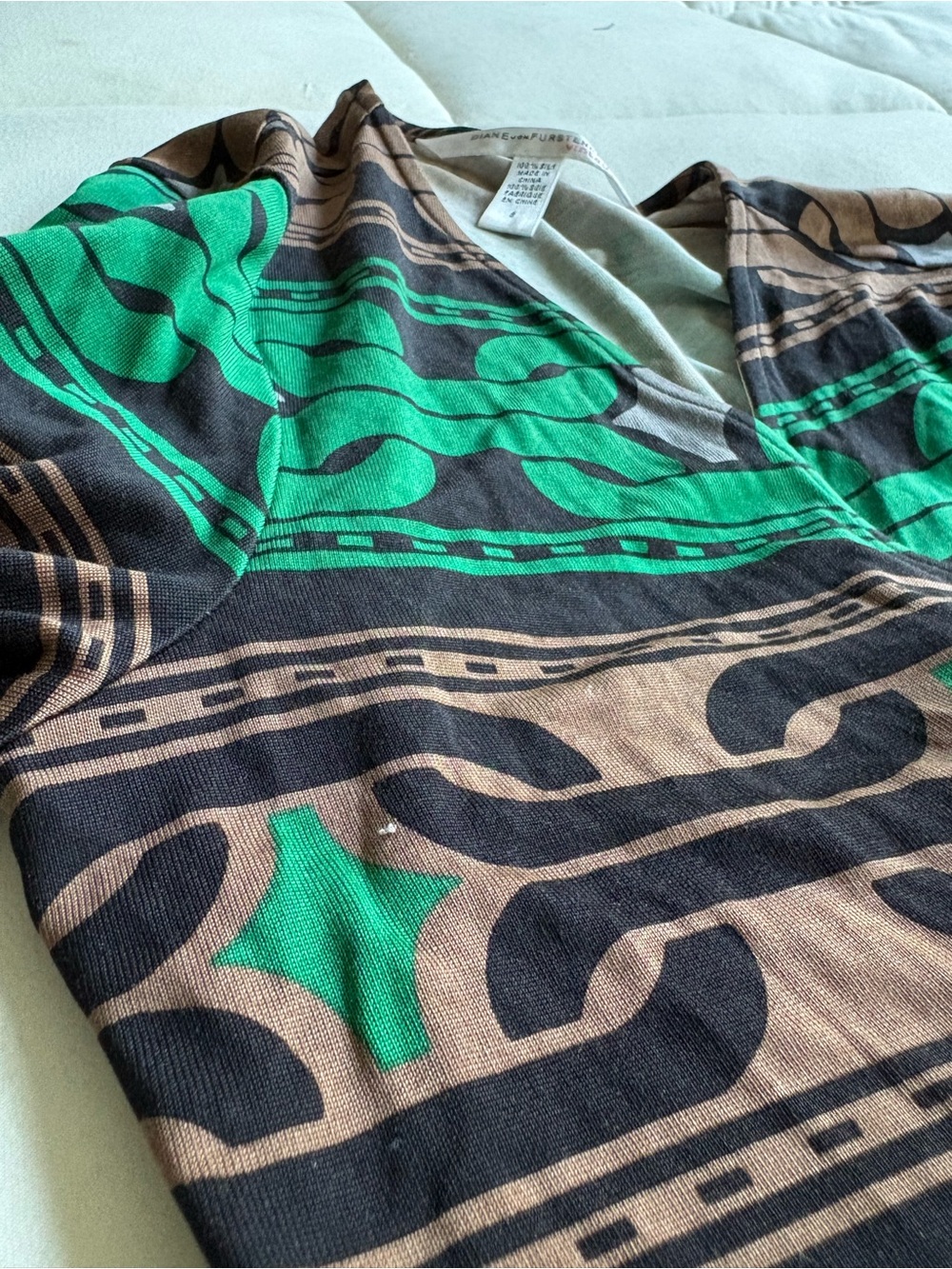 Diane Von Furstenberg vintage Silk Wrap Dress - Picture 7 of 7
